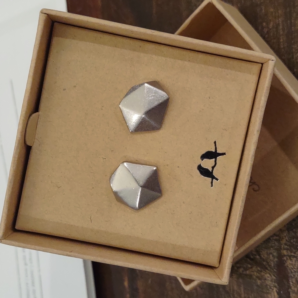 4/$50 Chloe + Isabel Men's Modern Faceted Cuff Links